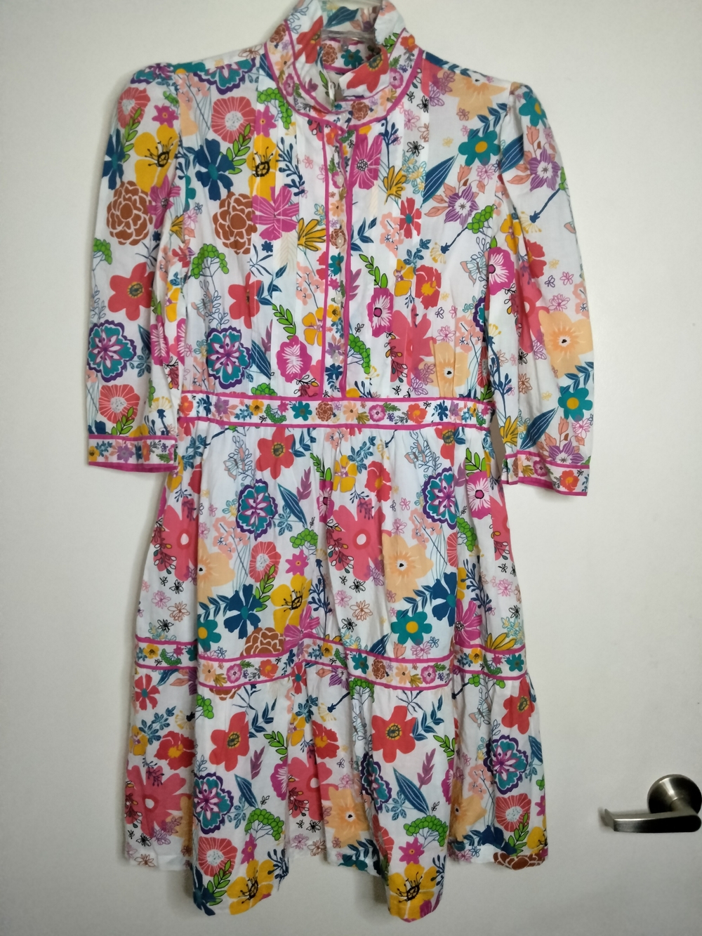Sohana (Sz M) Multicolor Floral PuffSS Midi Dress in White, Pink & Yellow Blooms